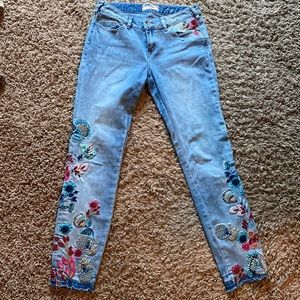 Beautiful Sundance embroidered jeans!